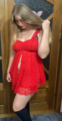 HotBlondeSexy's Offline XXX Chat