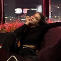 Katie_Foxie's Offline Chat Room