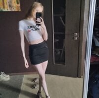 ElizabethHarpper's webcam live show