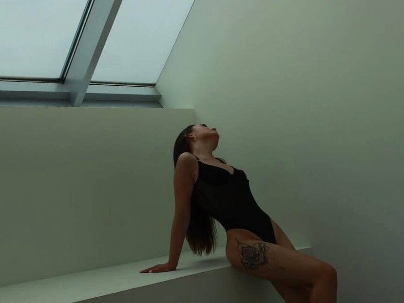 monica_golden from stripchat