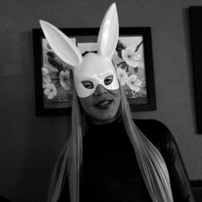 KiaraJey