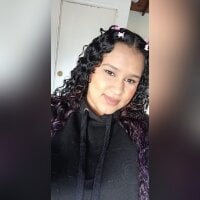 JulieJamez's Offline Chat Room