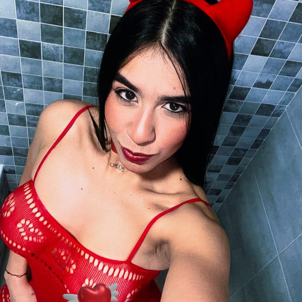 YeliHOT's Offline XXX Chat