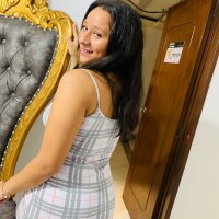 Gabriela_Yong's Offline Chat Room