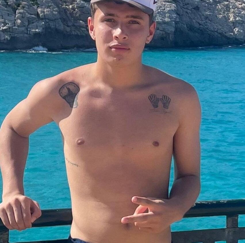 julian_wolf18 from stripchat