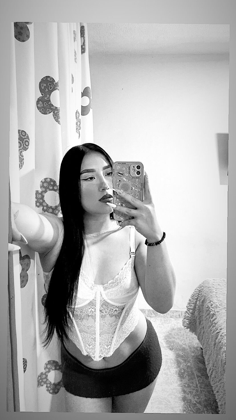 Lia_pink1