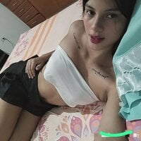 Sarah-Young1's webcam live show