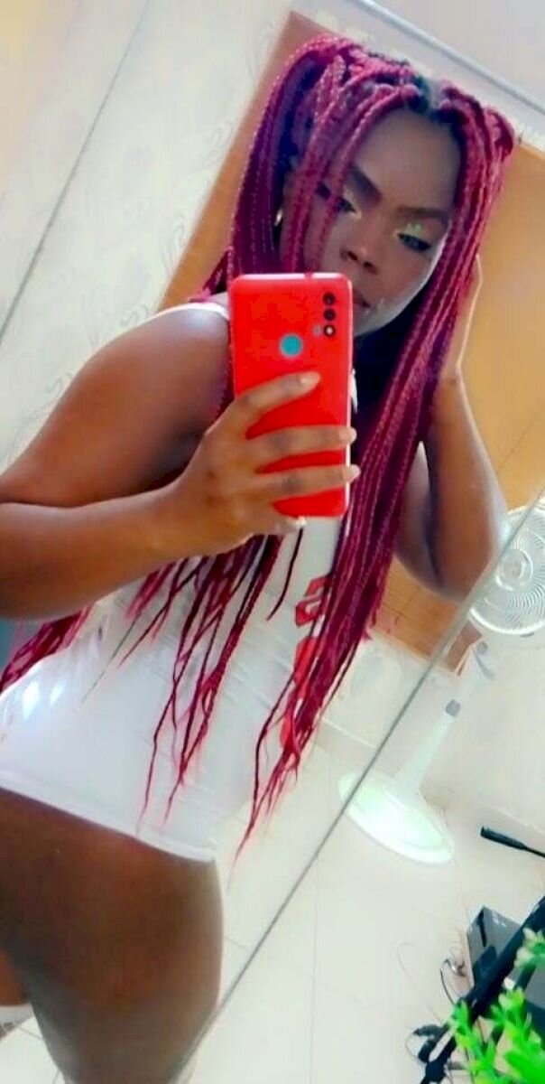 amina_west
