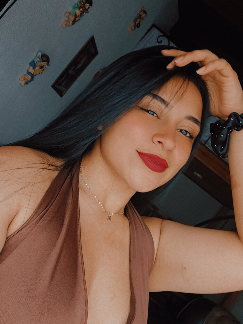 honeyjrvcadmm's Offline XXX Chat