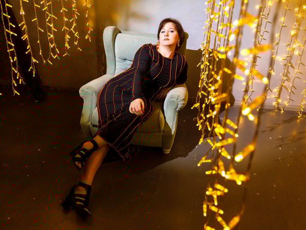 MirandaBlizzard Obrolan XXX Offline