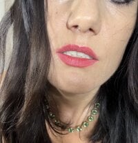 Tippa-la-brutta's Live XXX Chat