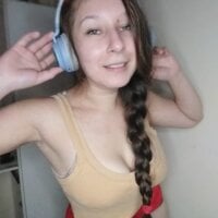 briannateen1's Offline Chat Room