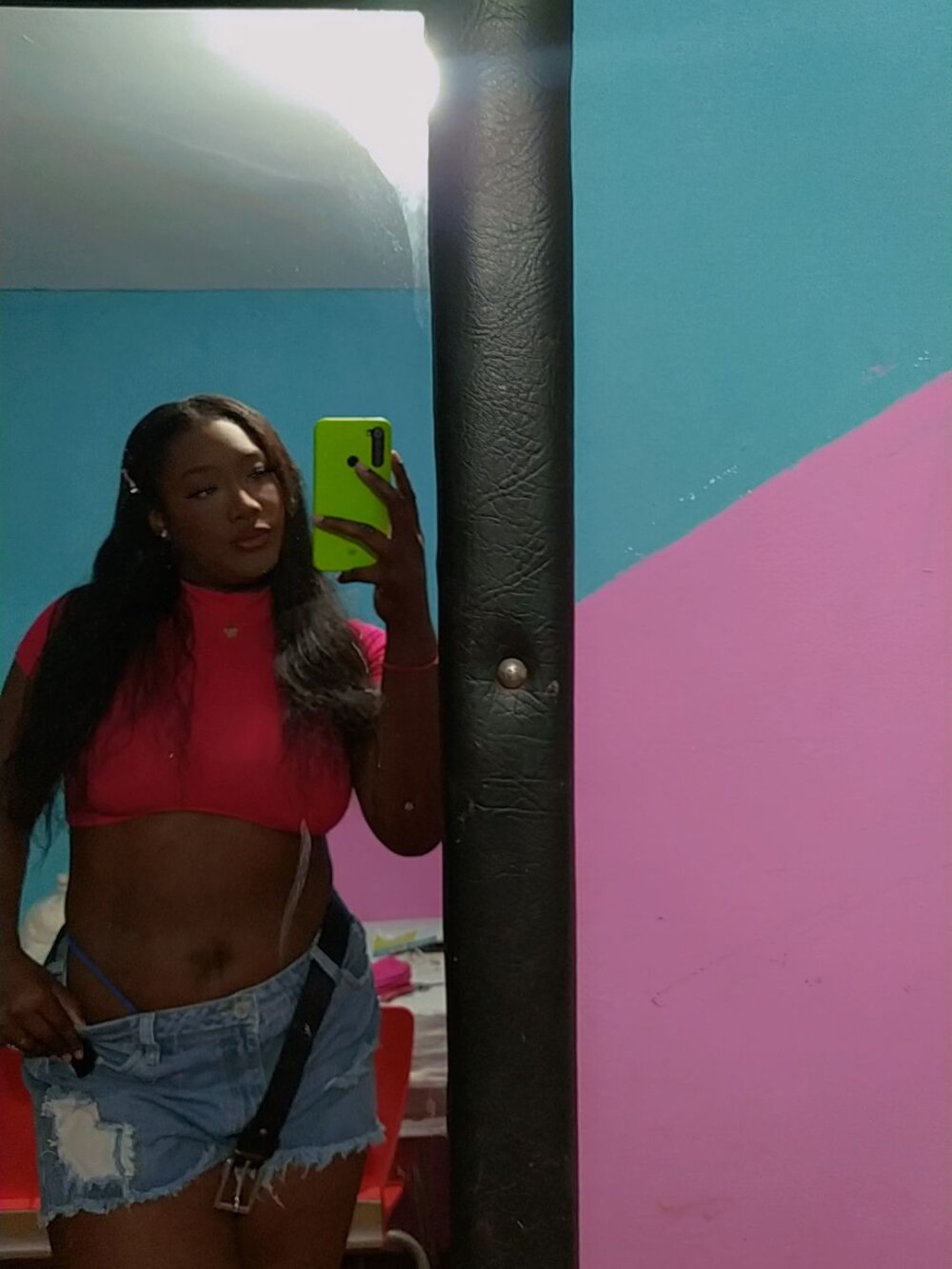 charlote_millons live cam model at StripChat