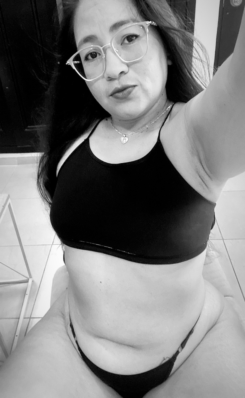 myliveeroticcams.com alisbloom livesex profile in e cams