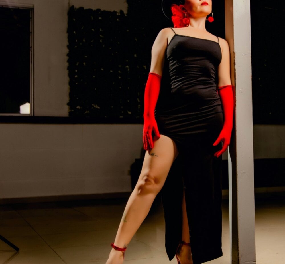 curly_sexx4u profile