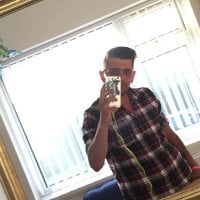 bigdickneedsloving's webcam live show