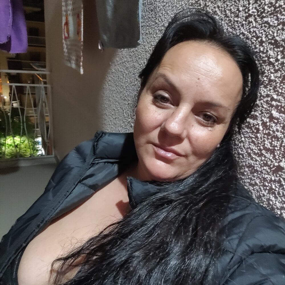 stripchat karina_katy webcam profile pic via 6livesex.com