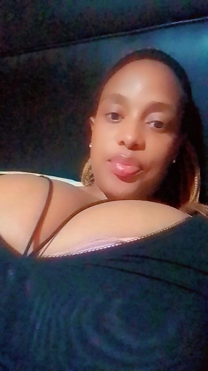 BustyBoobsxx2