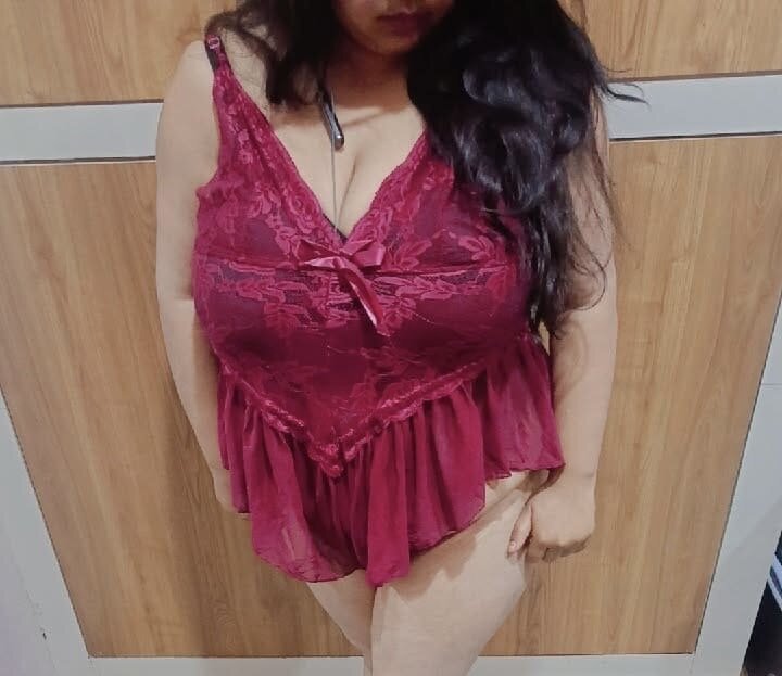stripchat curvy_priya_ webcam profile pic via onaircams.com