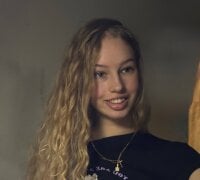 LunaCrave's webcam live show
