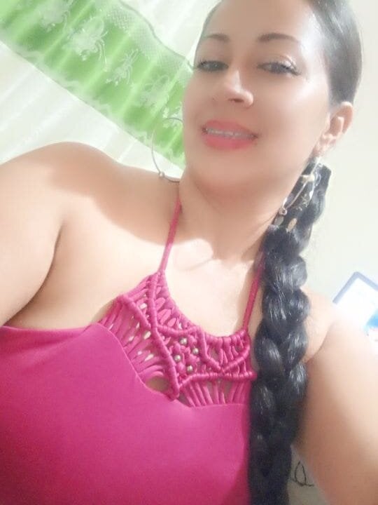 AstridRosee live cam model at StripChat
