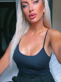 queenzoora's webcam live show