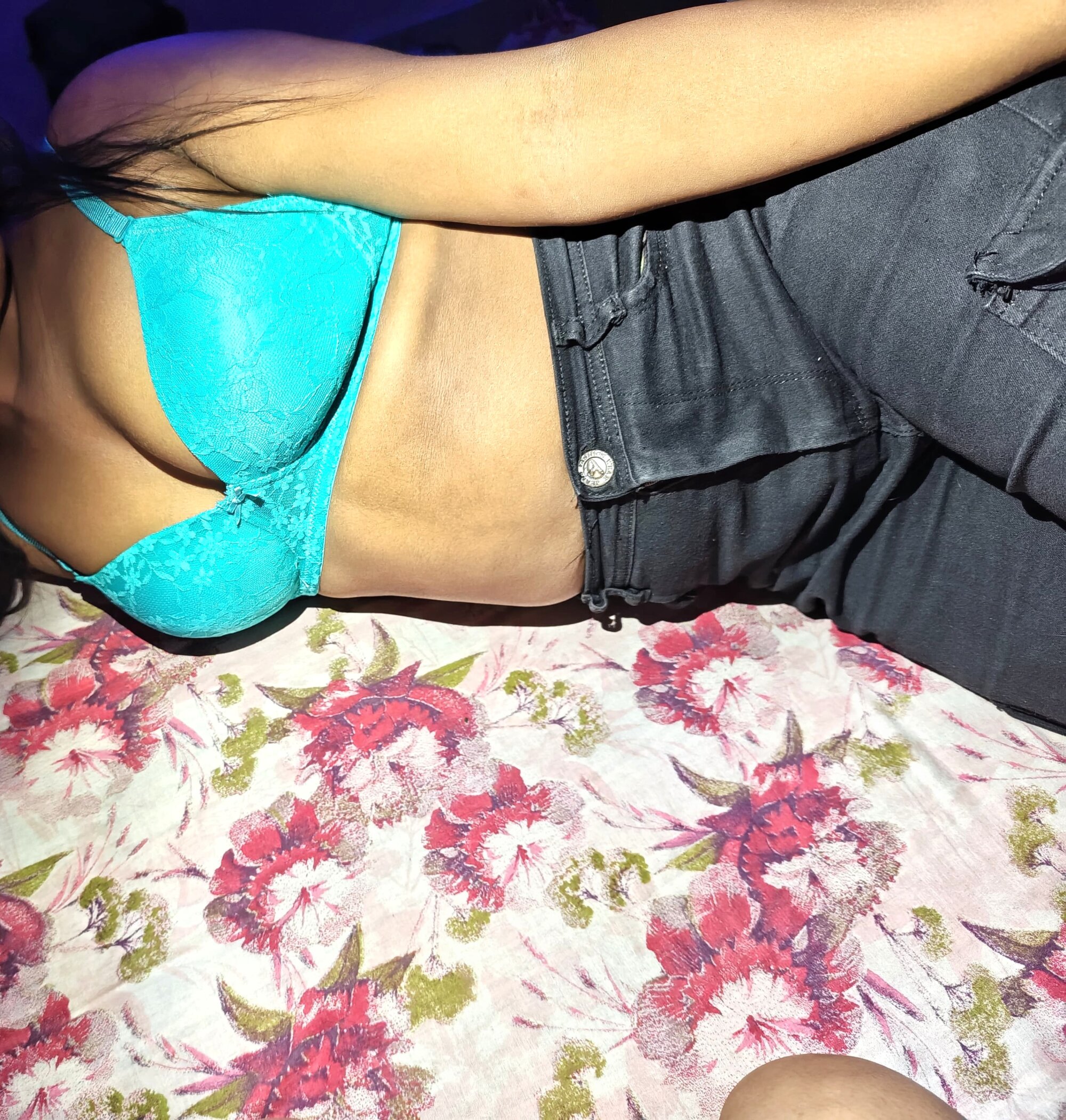brokenglass_riya