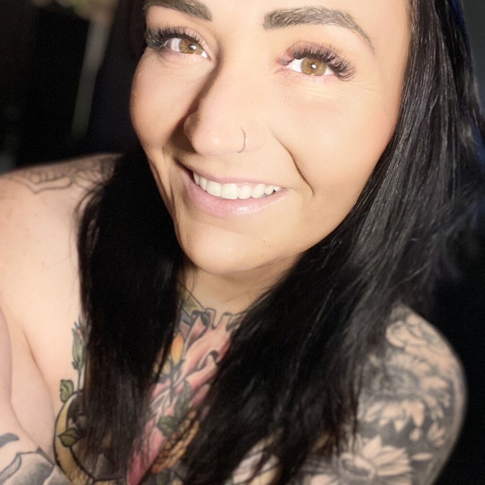 Bluntbitchbbw's Offline XXX Chat