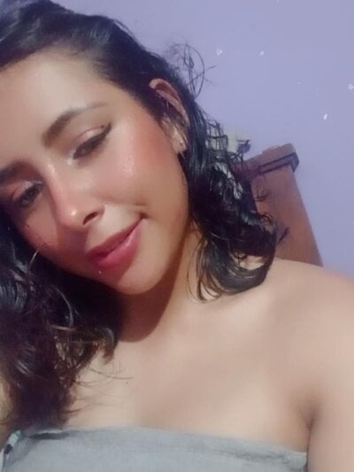 _karla_Brunette_ on StripChat