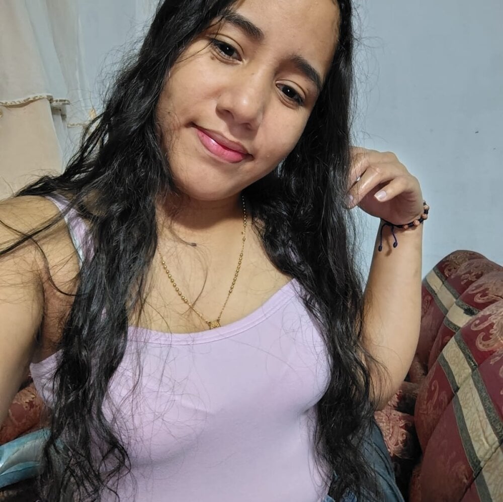 Emma_Rossee_ profile