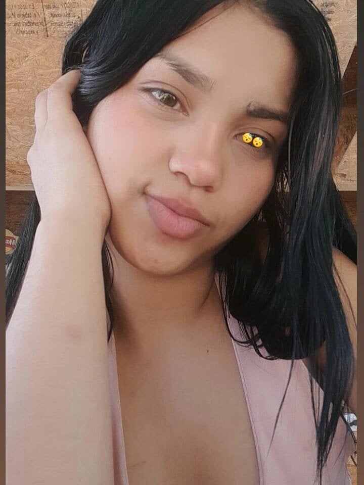 julietta_18 Adlı Modelin Çevrimdışı XXX Sohbeti