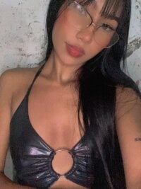 maya_one's Offline Chat Room