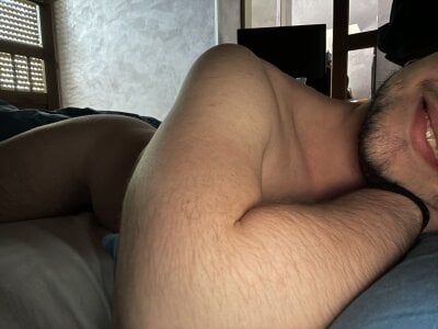 Andreacarli18 Male Smoke Webcam Strip