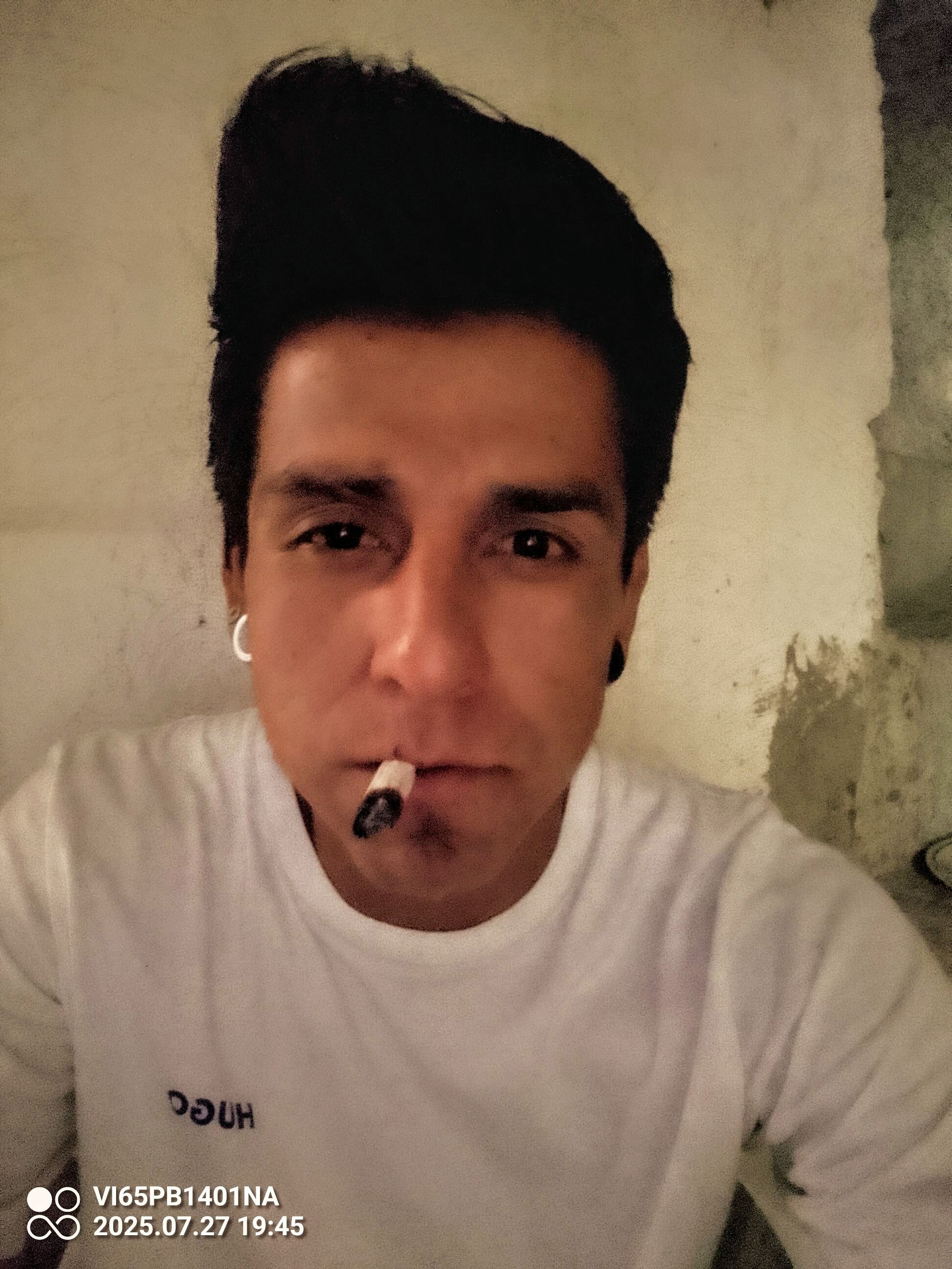 TragicAirplane168 live webcam