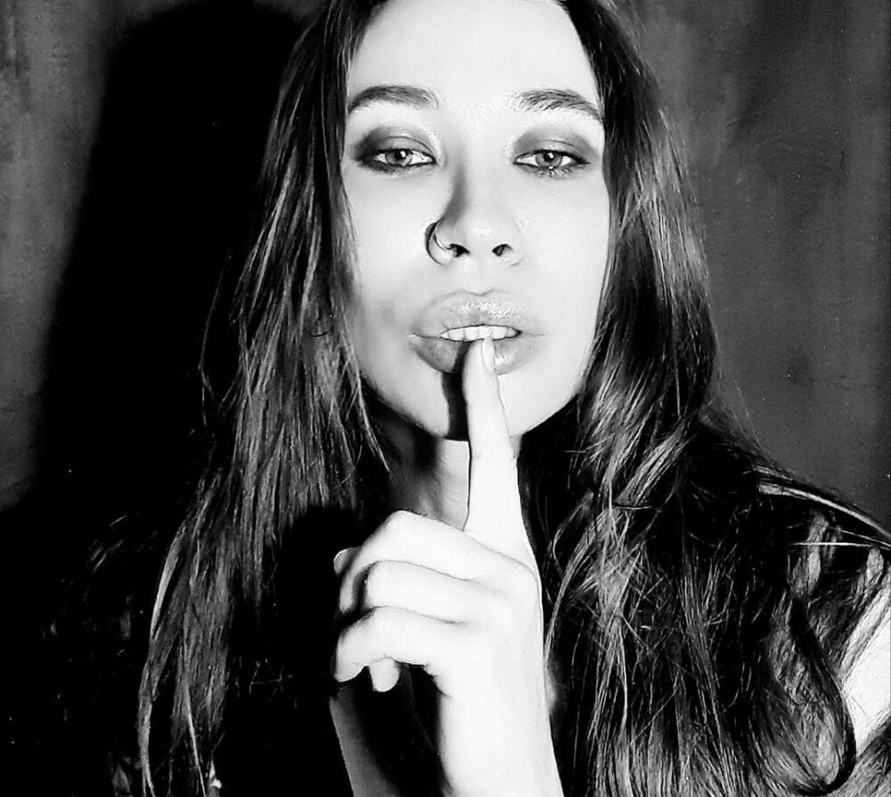 chatnmate.com kalina_malina livesex profile in mixed cams