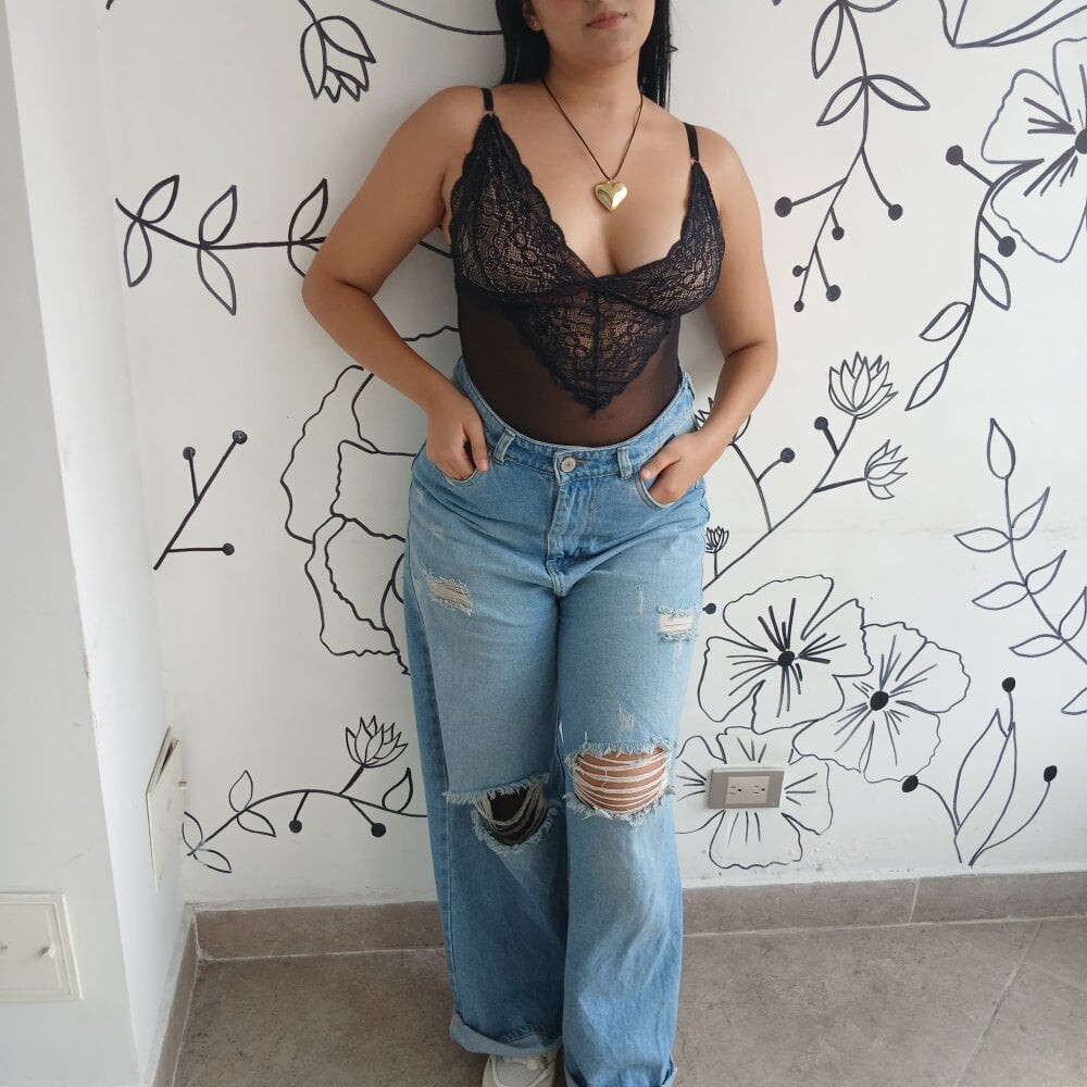 ElaraRose0 profile