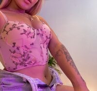 Nana_8's webcam live show