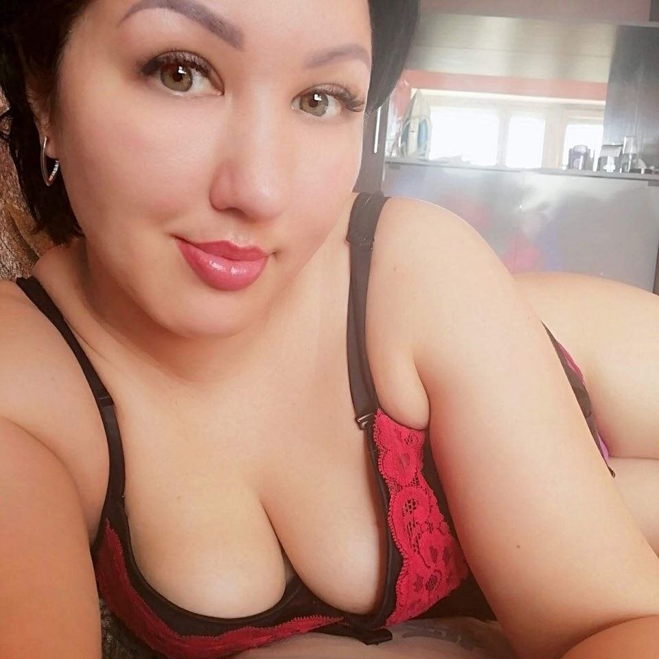 Watch  Sexy_pupsik live on cam at StripChat