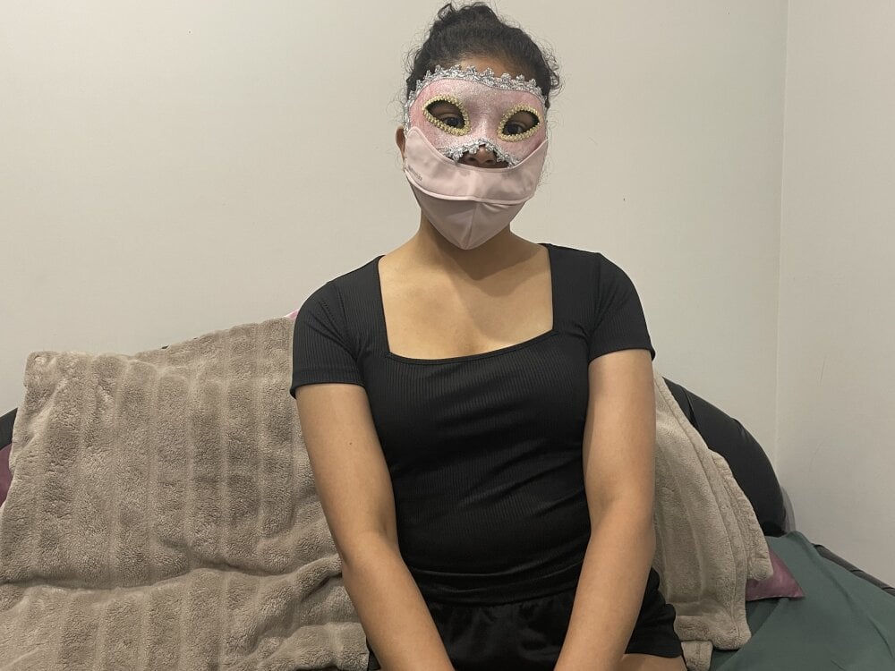 yasminrosa webcam profile - ???