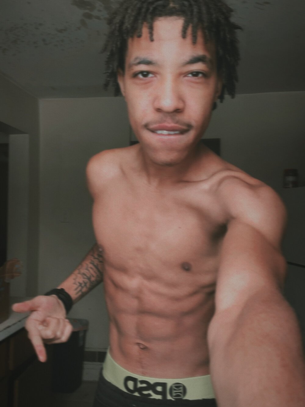 Toneebonee's Offline XXX Chat