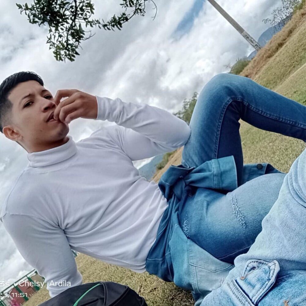 bruno_stronglatinboy