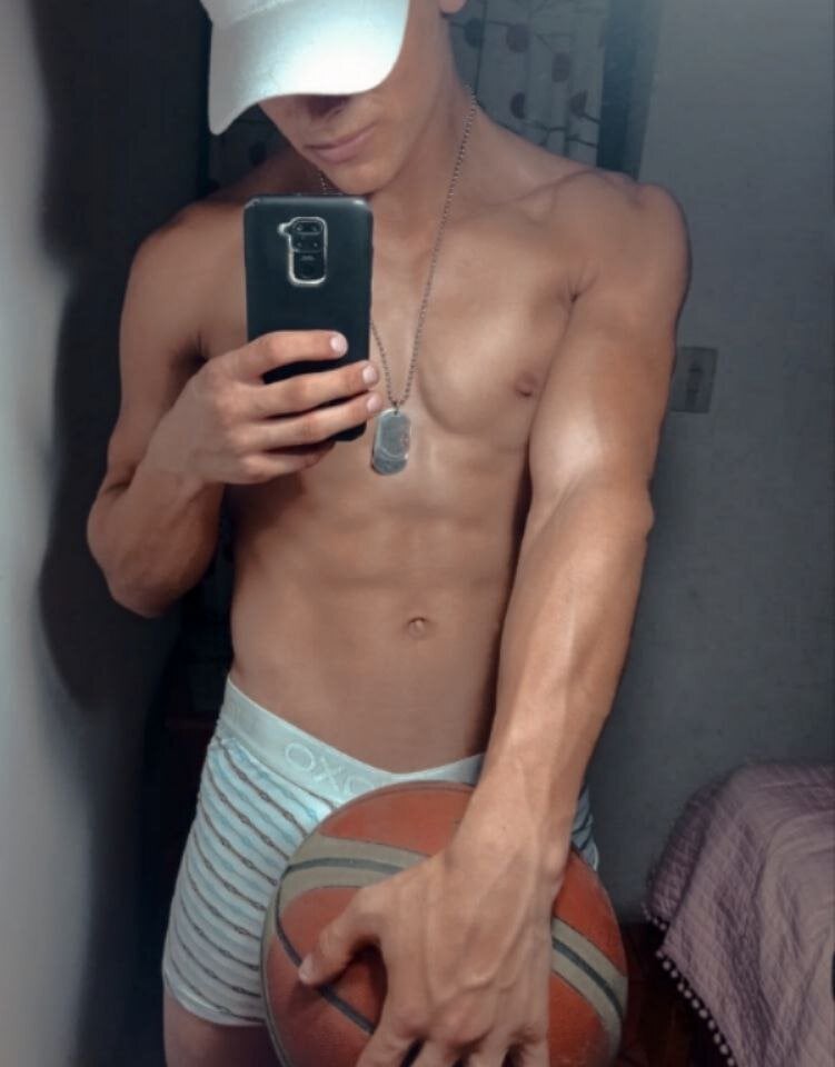 logan_thomas profile