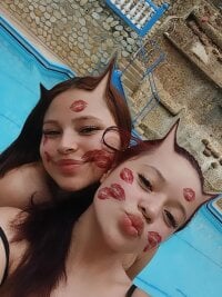 Anne_and_Mia's Live Webcam Show