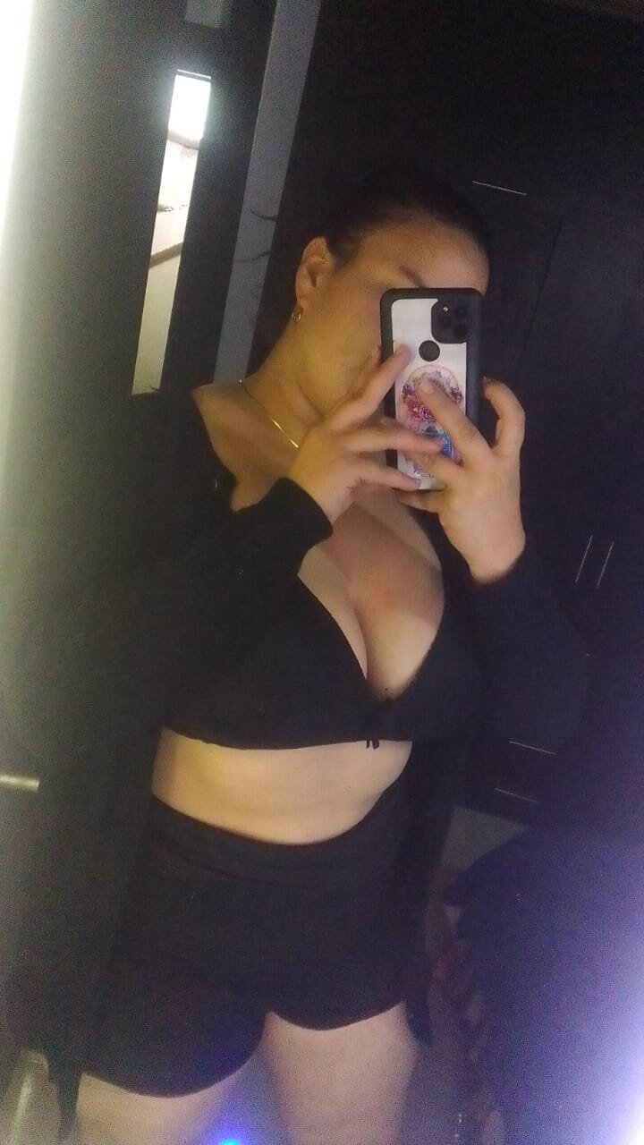 mia_biigboobs_