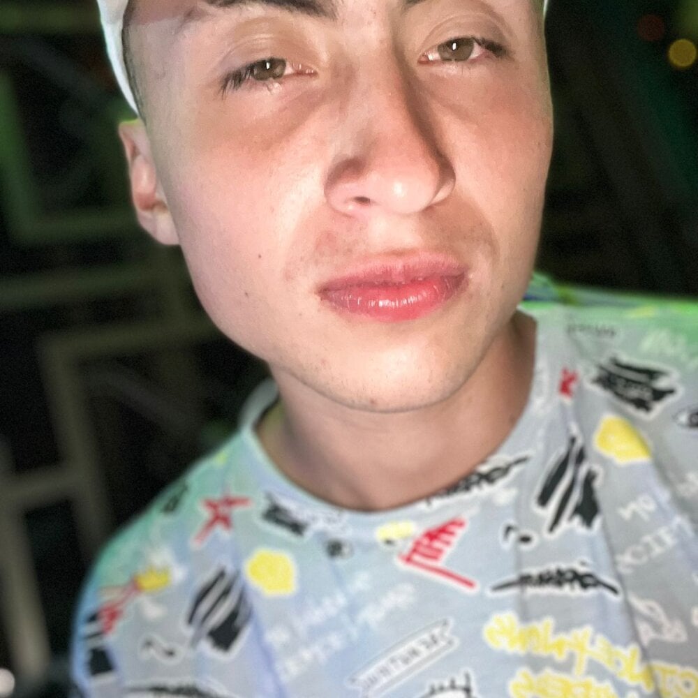 Oliver_Benedetti Offline XXX-Chat