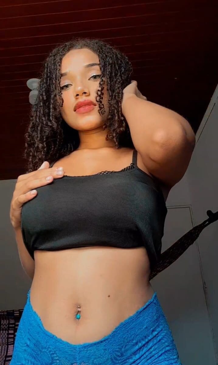 pornos.live bombomziin livesex profile in brazil cams