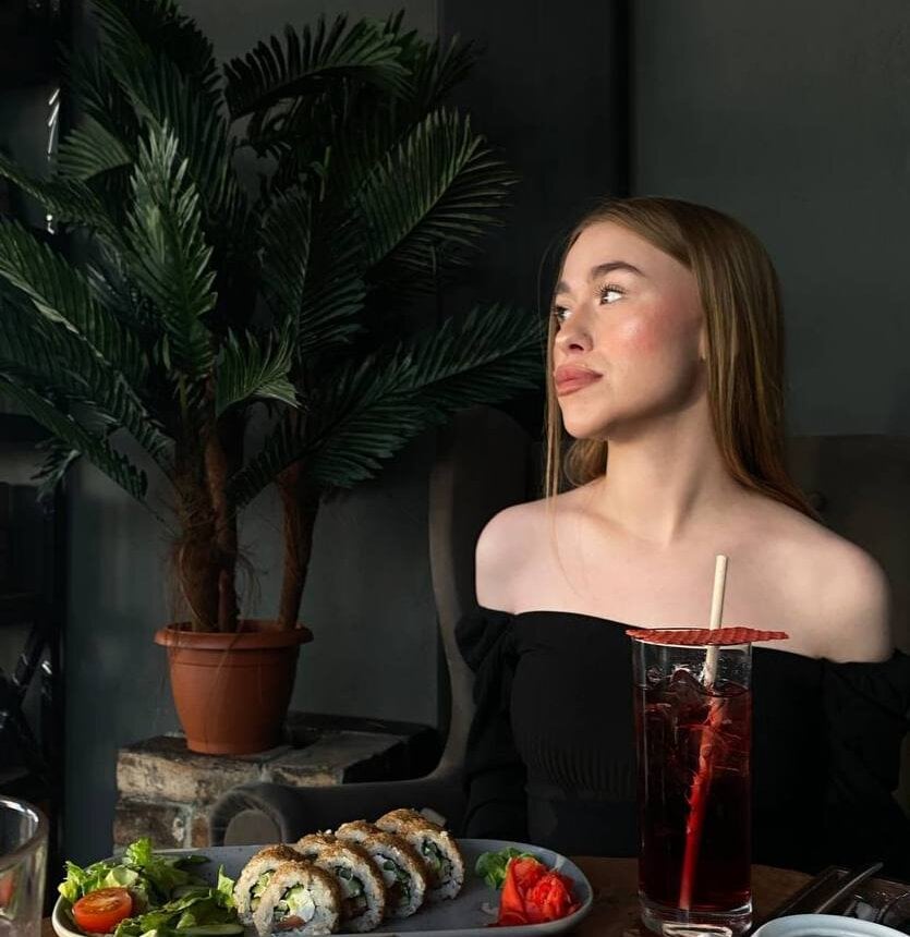 pornsexycams.com lolly_kittyy livesex profile in green-eyes cams