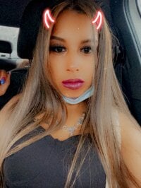 MsWetNWild69's Offline Chat Room