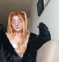 luciana_pink0's webcam live show