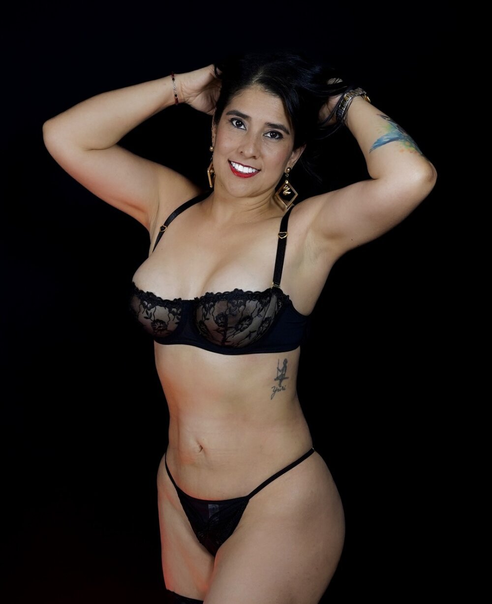 free6cams.com sunny_river livesex profile in spanish cams